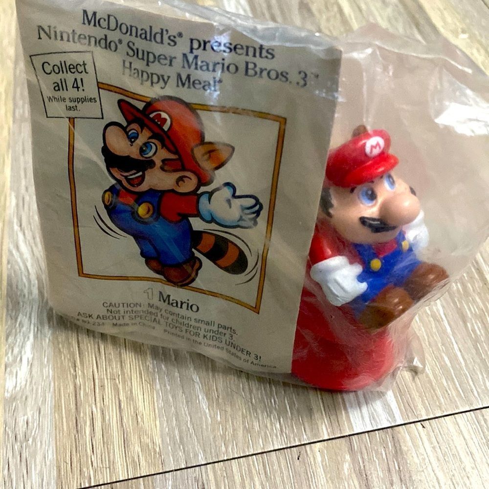 Nintendo Mario Brothers 3 vintage McDonald’s Toy Mario on pop up toy display - Picture 9 of 9